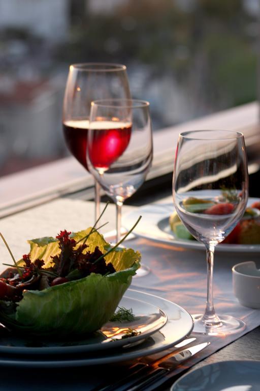 Eser Premium Hotel & Spa Бююкчекмедже Экстерьер фото Wine glasses