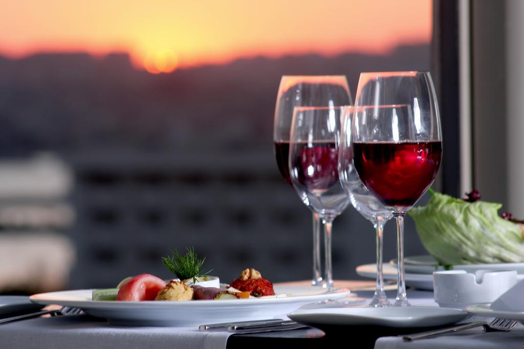 Eser Premium Hotel & Spa Бююкчекмедже Экстерьер фото Wine glasses