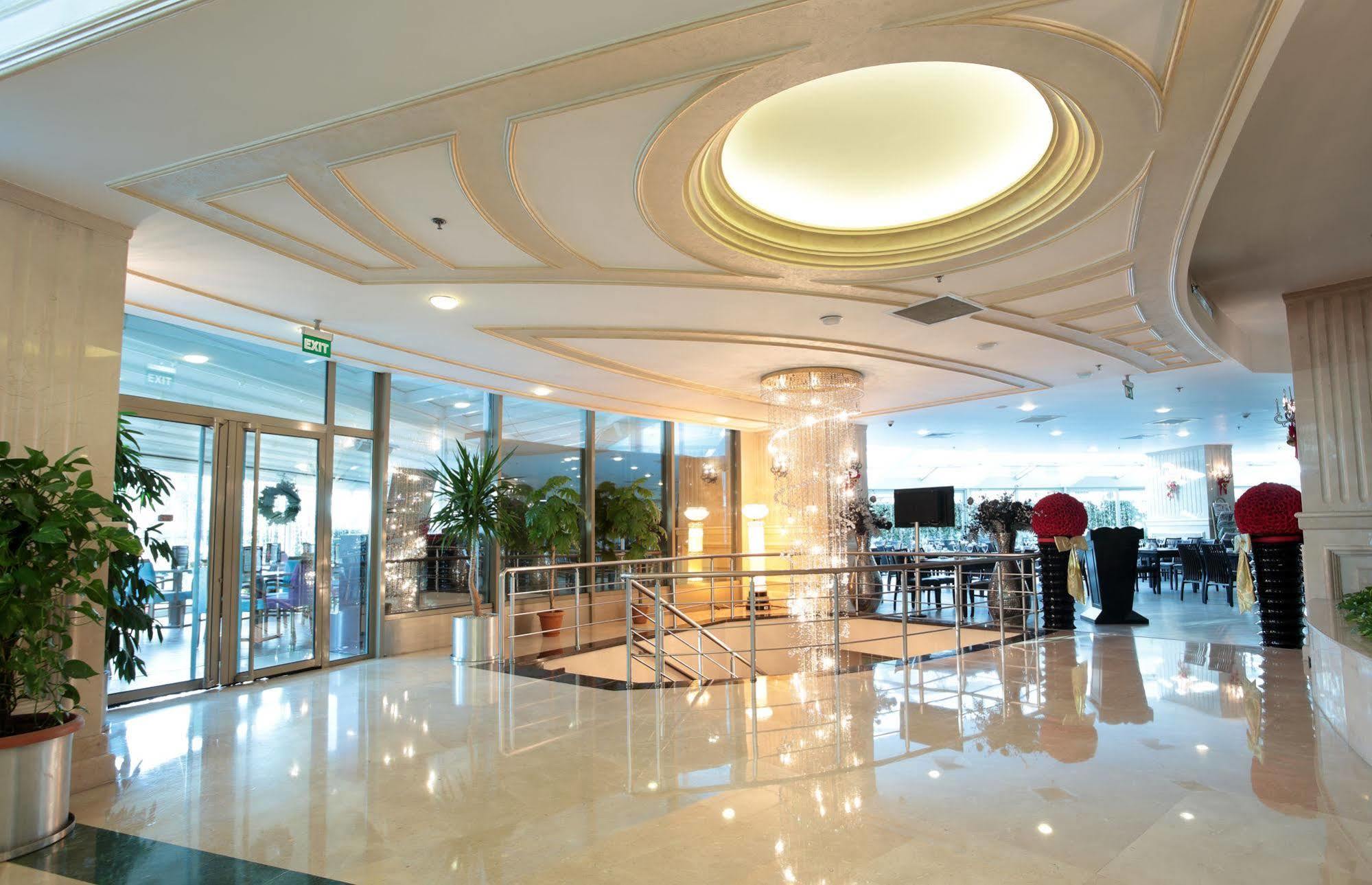Eser Premium Hotel & Spa Бююкчекмедже Экстерьер фото Lobby
