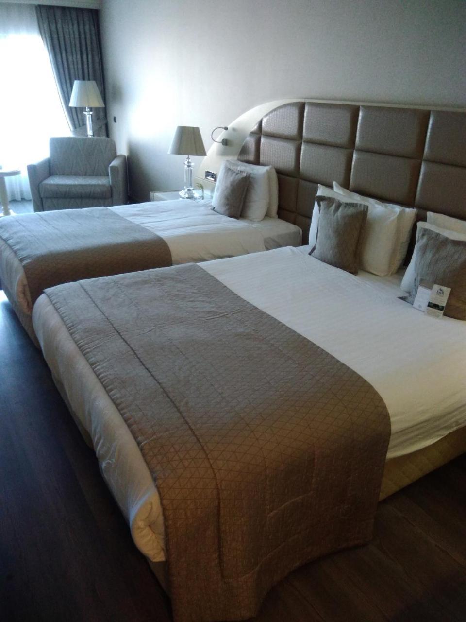 Eser Premium Hotel & Spa Бююкчекмедже Экстерьер фото A bed runner